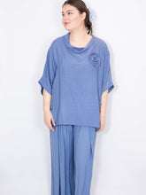 Bluse med rose - 38-48
